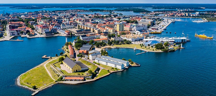 Descubra o melhor de Karlskrona em uma das excursões em terra da Norwegian.